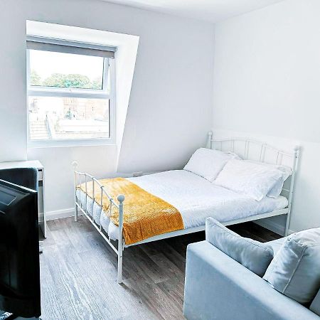 Lovely Studio Apartment Мейдстон Екстер'єр фото