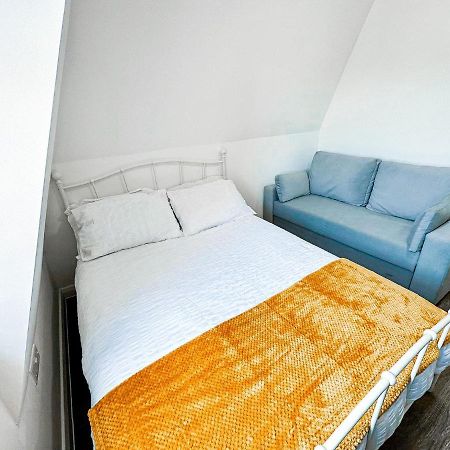 Lovely Studio Apartment Мейдстон Екстер'єр фото