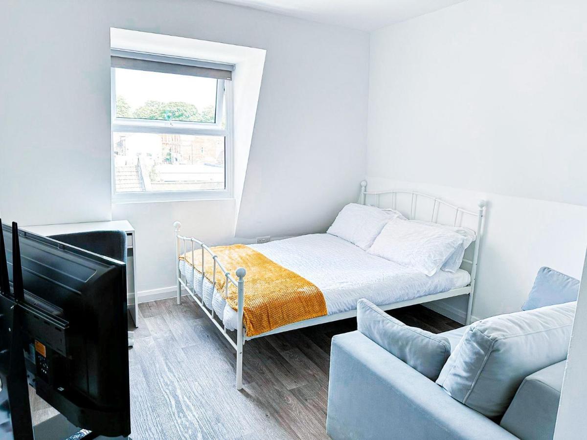 Lovely Studio Apartment Мейдстон Екстер'єр фото
